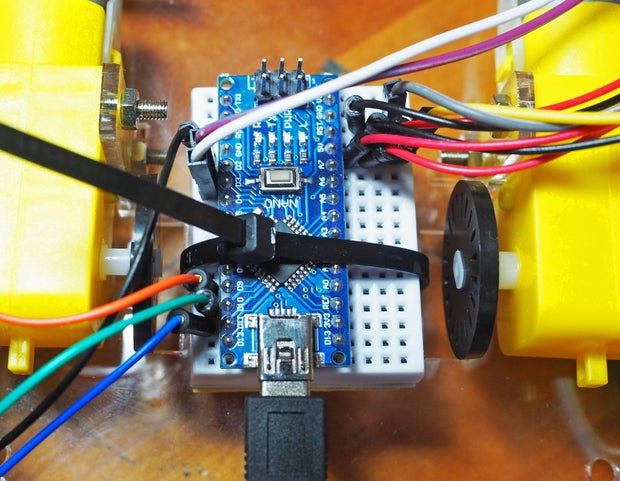 Autonomous Ball Chasing Rover Using Computer Vision - Tinkercad