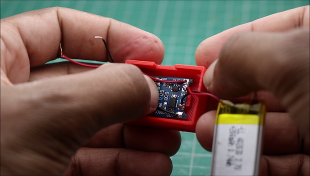 How to Make Mini Rechargeable Powerful LED Light - Tinkercad