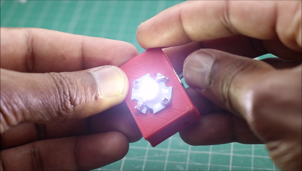 How to Make Mini Rechargeable Powerful LED Light - Tinkercad
